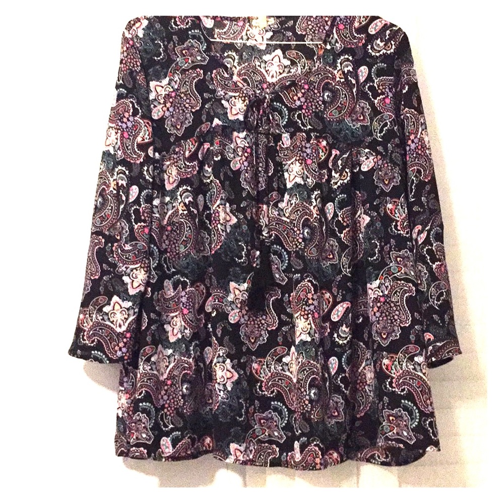 NWOT Eyeshadow Paisley Blouse